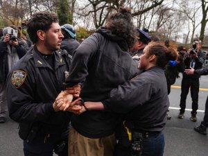 Explosive device thrown at protest outside NYC Mayor Mamdani home